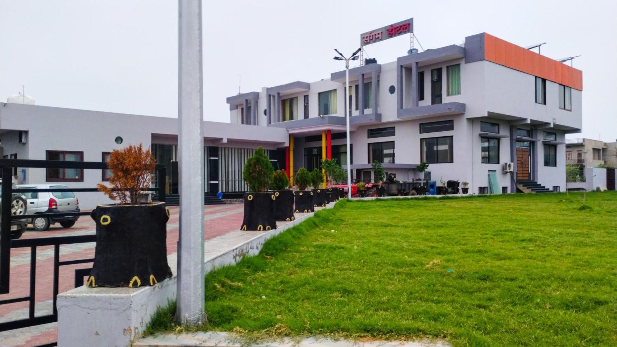Sangam Hotel Chirawa Экстерьер фото