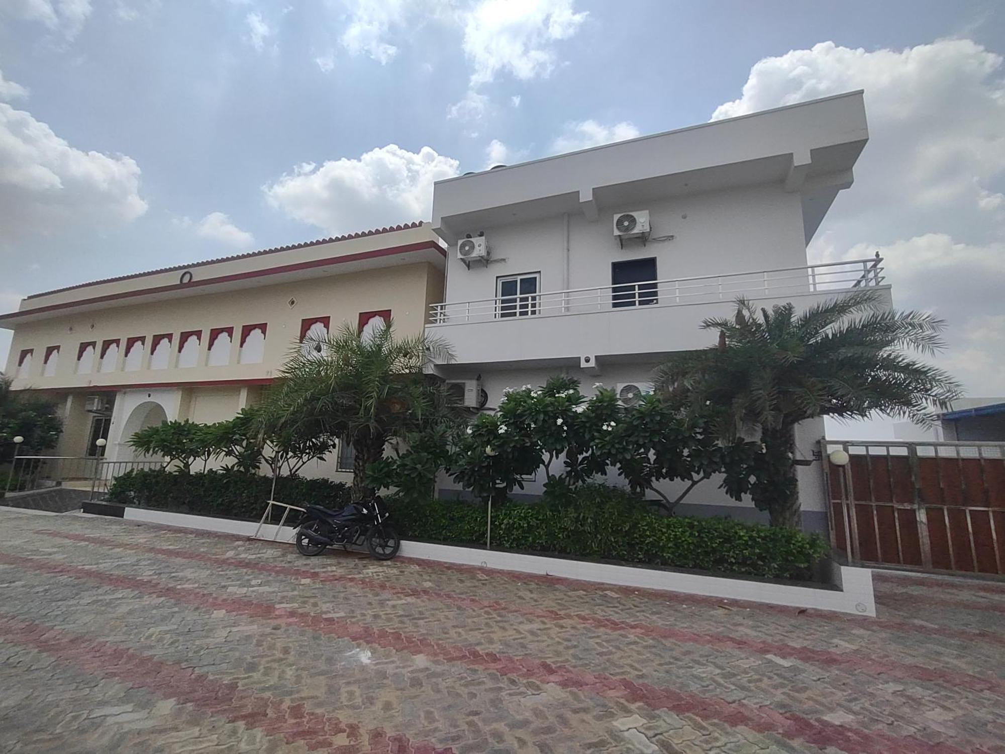 Sangam Hotel Chirawa Экстерьер фото